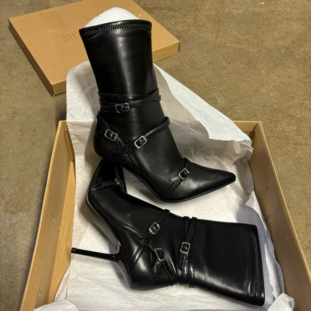 Steve Madden Steele Black Heels